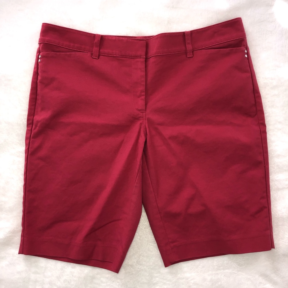 ⬇️$25 White House Black Market pink burmuda shorts